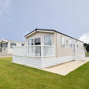 Lodge Cedar With Hot Tub